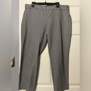 A New Day women’s pull-on black and white checkered capris. Sz 18